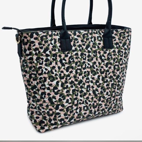 NWT Trina Turk Floral Printed Tote Double Handled Detachable Shoulder Strap. - Picture 2 of 3